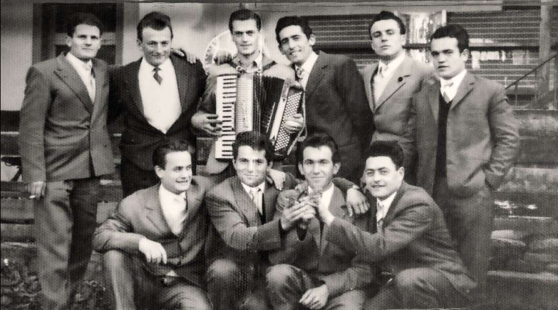 Amici di Albegno - anno 1957.jpg