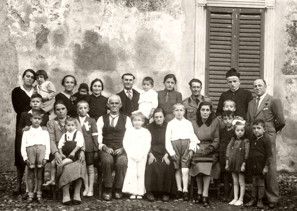 Famiglie Giavazzi e Benedetti - Anno 1938.jpg