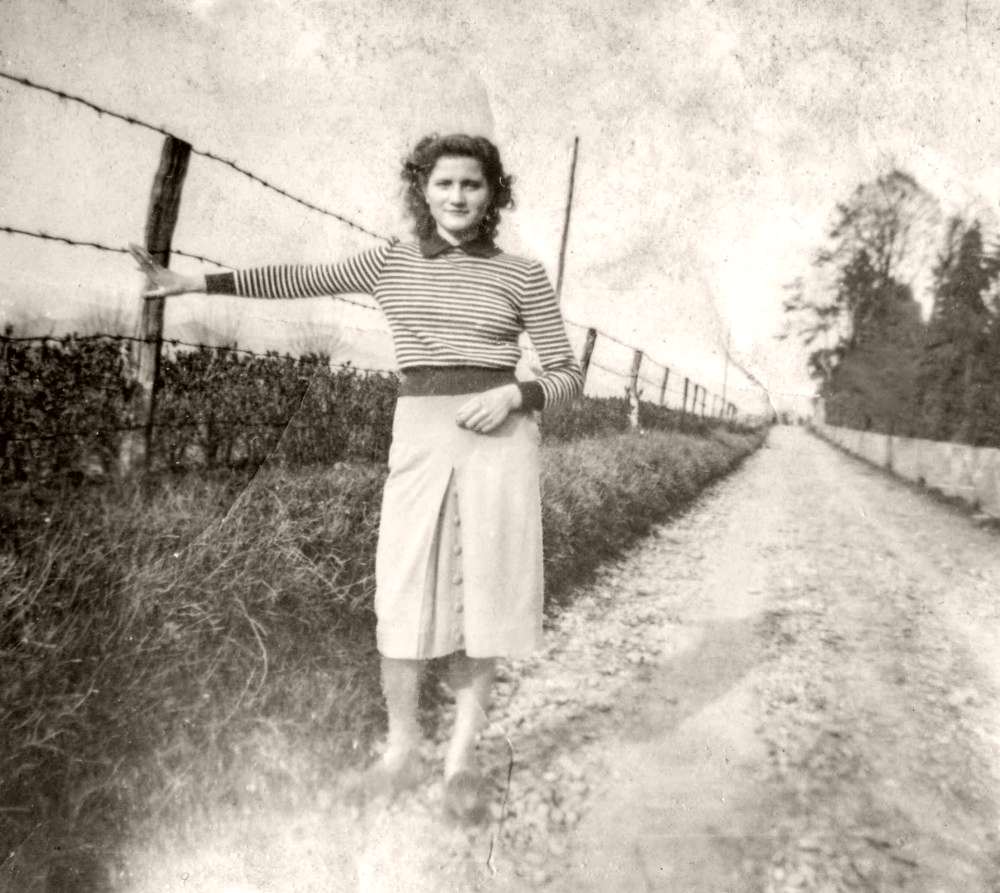 Lucia Facoetti in Via Fantoni - Anno 1948.jpg