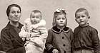 Anna Vitali con i figli Mario, Lucia e Rico Facoetti - Anno 1941 - Grazie a Lucia Facoetti.jpg