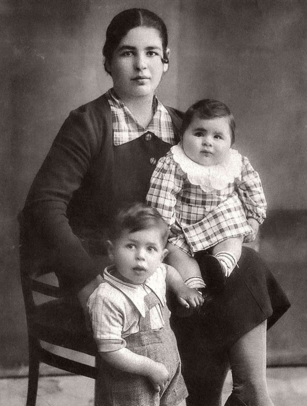 Famiglia Teli - anno sconosciuto - Archivio Avis Treviolo.jpg