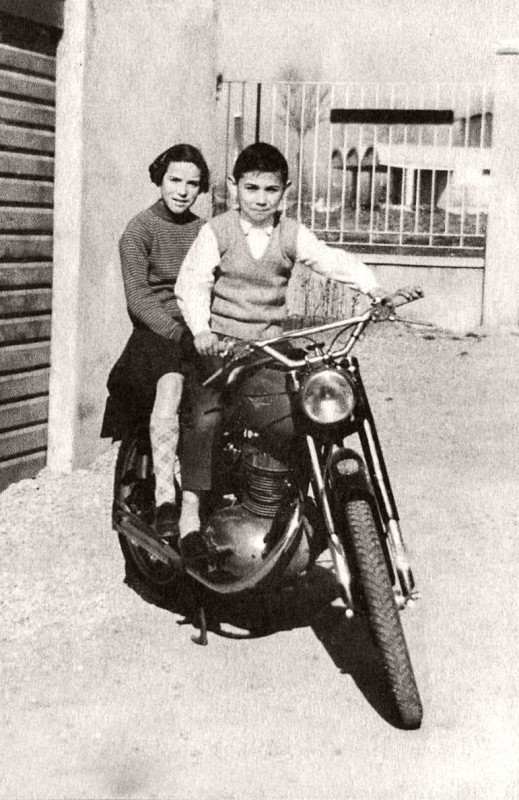 Fratelli Ravasio - anno 1958 - Archivio Avis Treviolo.jpg