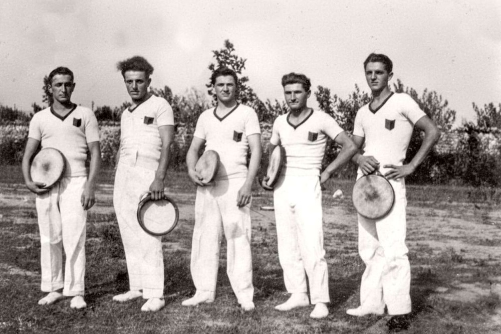 Bepo Donizzelli (Moreti'), Luigi Perego (Galina), Angelo Ambrosini, Benedetti (Muri'), Giuseppe Ambrosini (Muci') - Anno 1934 - Grazie a Renata Ambrosini.jpg