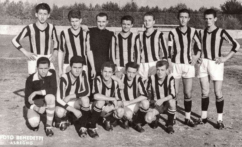 Squadra di Calcio Albegno - anno 1956 - Archivio Avis Treviolo.jpg